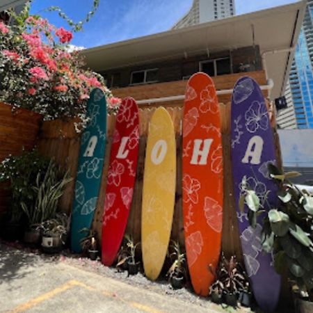 Honu Waikiki By Aloh Hostel Honolulu Exterior photo